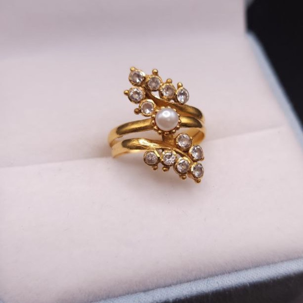 Antique 22 K  Gold &  Pearl Diamond Ring